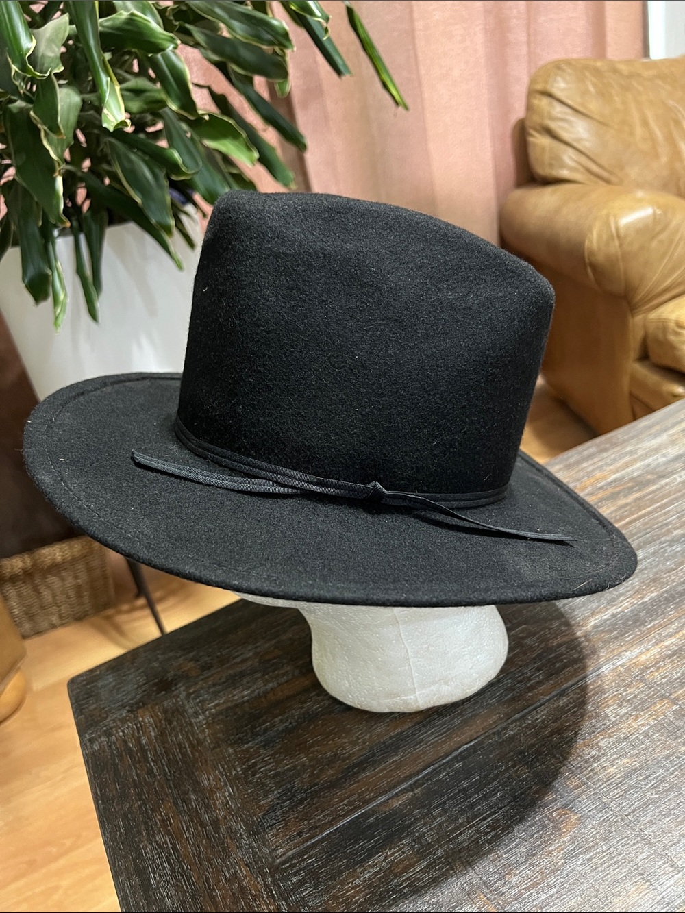 Black Wool Felt Wide-Brim Fedora with Slim Band Made in USA